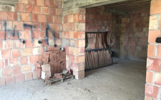 Vendesi Casa più terreno a Lattarico