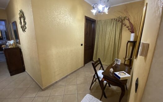 Vendesi Casa più terreno a Lattarico