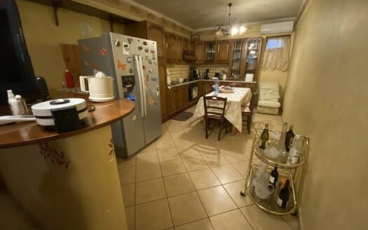 Vendesi Casa più terreno a Lattarico