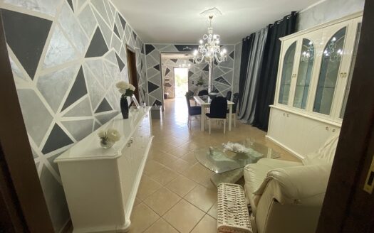 Vendesi Casa più terreno a Lattarico