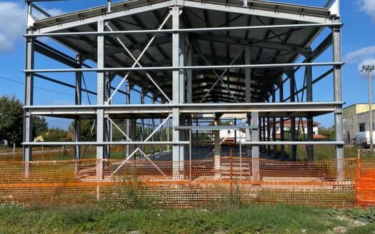 Vendesi Capannone nella zona industriale