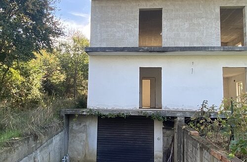 Costruzione in vendita in via Padula, Bisignano